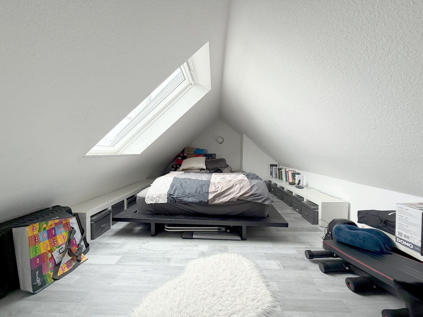 Ansicht 7 von: Im Herzen von Neuss: Zentrales und modernes Apartment im DG mit Klimaanlage und Tageslichtbad